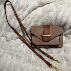 Chic Tan Leather Crossbody Bag